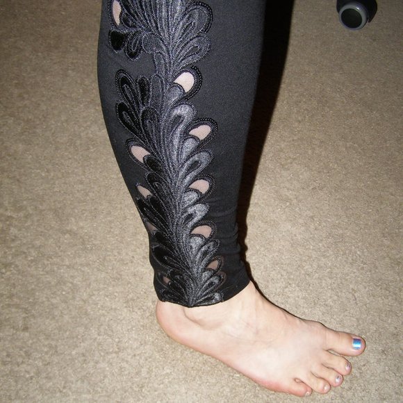 NEW XL-12/14 Black Leggings w/Side design by Ramelya - Picture 1 of 7